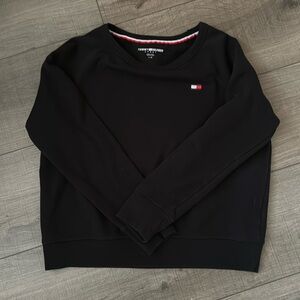 tommy hilfiger crewneck!